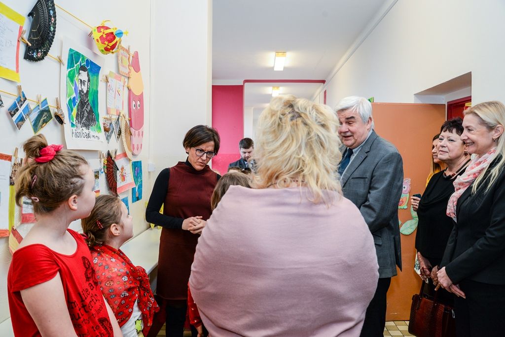 Děti z 15. základní školy ochutnaly speciality španělské kuchyně (foto: M. Pecuch, 7.2.2018)