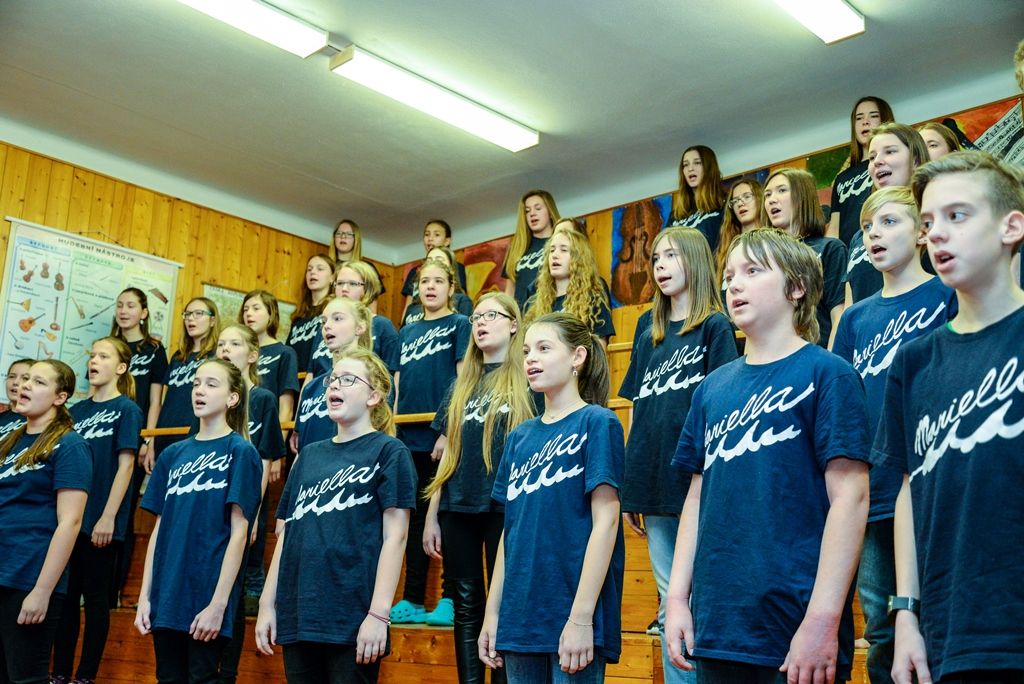 Děti z 15. základní školy ochutnaly speciality španělské kuchyně (foto: M. Pecuch, 7.2.2018)