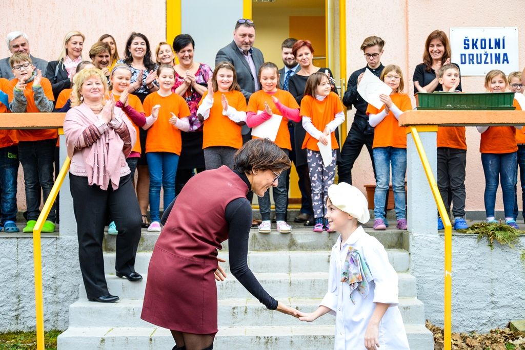 Děti z 15. základní školy ochutnaly speciality španělské kuchyně (foto: M. Pecuch, 7.2.2018)