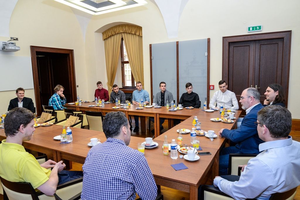 Přijetí futsalistů SK Interobalu Plzeň (foto: M. Pecuch, 21.3.2018)