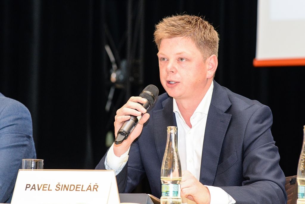 Lidé diskutovali o fúzi městské teplárny s Plzeňskou energetikou (foto: M. Pecuch, 28.3.2018)