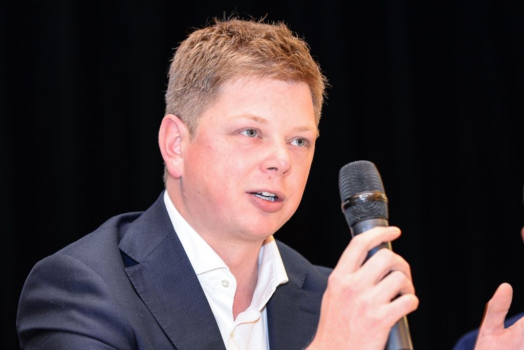 Lidé diskutovali o fúzi městské teplárny s Plzeňskou energetikou (foto: M. Pecuch, 28.3.2018)