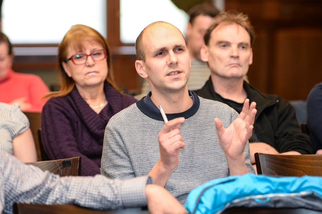 Lidé diskutovali o fúzi městské teplárny s Plzeňskou energetikou (foto: M. Pecuch, 28.3.2018)