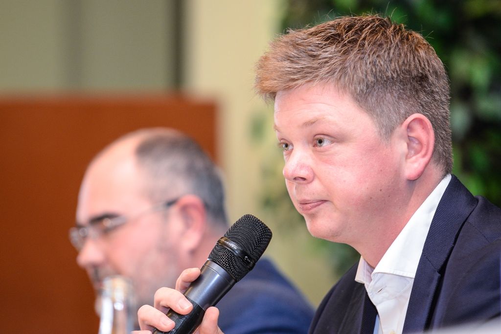 Lidé diskutovali o fúzi městské teplárny s Plzeňskou energetikou (foto: M. Pecuch, 28.3.2018)