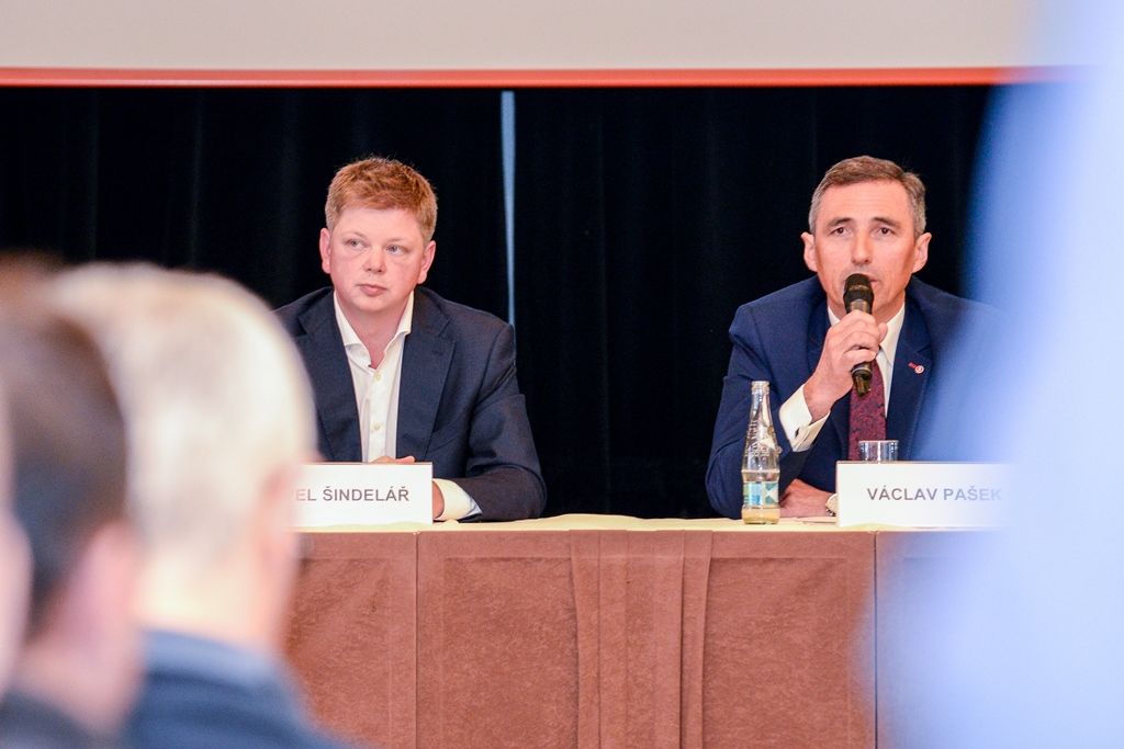 Lidé diskutovali o fúzi městské teplárny s Plzeňskou energetikou (foto: M. Pecuch, 28.3.2018)