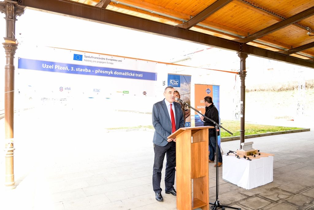 V Plzni vznikne díky přesmyku domažlické trati nová dvoukolejná zastávka (foto: M. Pecuch, 4.4.2018)