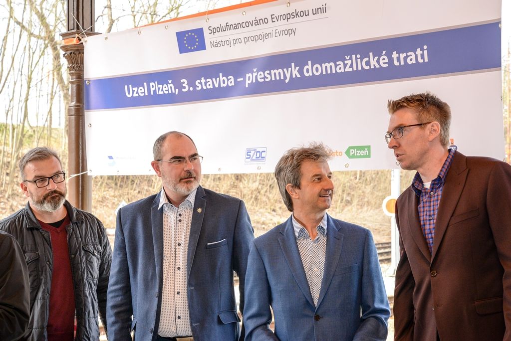 V Plzni vznikne díky přesmyku domažlické trati nová dvoukolejná zastávka (foto: M. Pecuch, 4.4.2018)