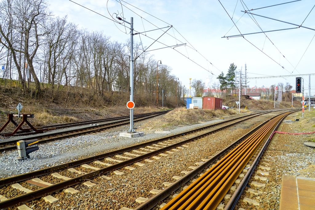 V Plzni vznikne díky přesmyku domažlické trati nová dvoukolejná zastávka (foto: M. Pecuch, 4.4.2018)