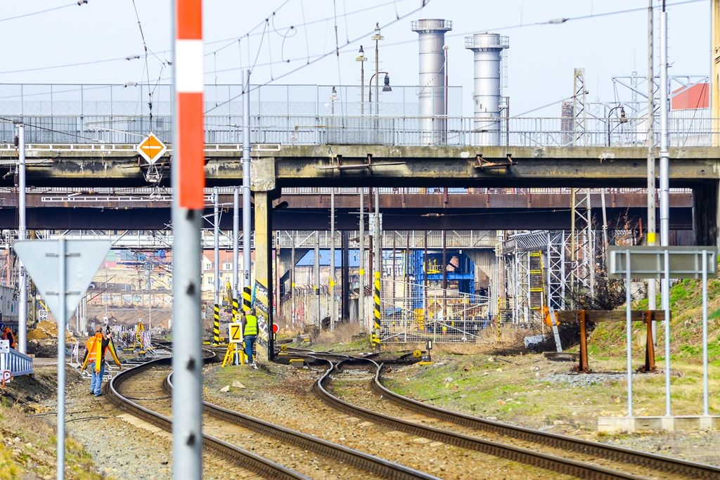 V Plzni vznikne díky přesmyku domažlické trati nová dvoukolejná zastávka (foto: M. Pecuch, 4.4.2018)