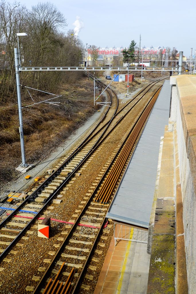 V Plzni vznikne díky přesmyku domažlické trati nová dvoukolejná zastávka (foto: M. Pecuch, 4.4.2018)