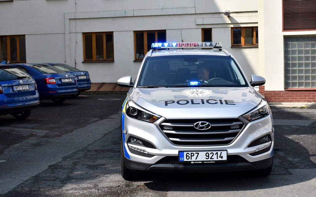 Primátor předal policistům nové služební vozidlo (foto: A. Jarošová, 17.4.2018)