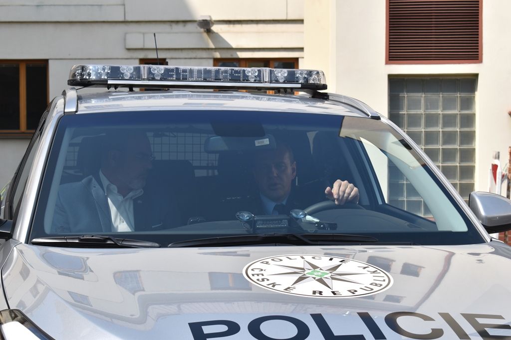 Primátor předal policistům nové služební vozidlo (foto: A. Jarošová, 17.4.2018)
