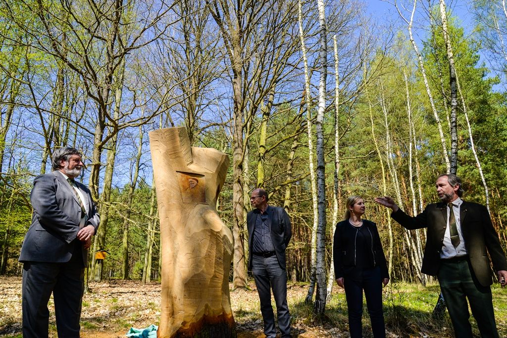 Profesor Sigmond má na Sofronce pamětní desku (foto: M. Pecuch, 18.4.2018)