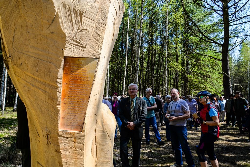 Profesor Sigmond má na Sofronce pamětní desku (foto: M. Pecuch, 18.4.2018)