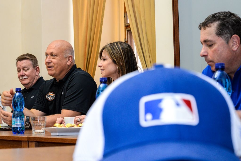 Do Plzně zavítal slavný baseballista Cal Ripken (foto: M. Pecuch, 22.4.2018)