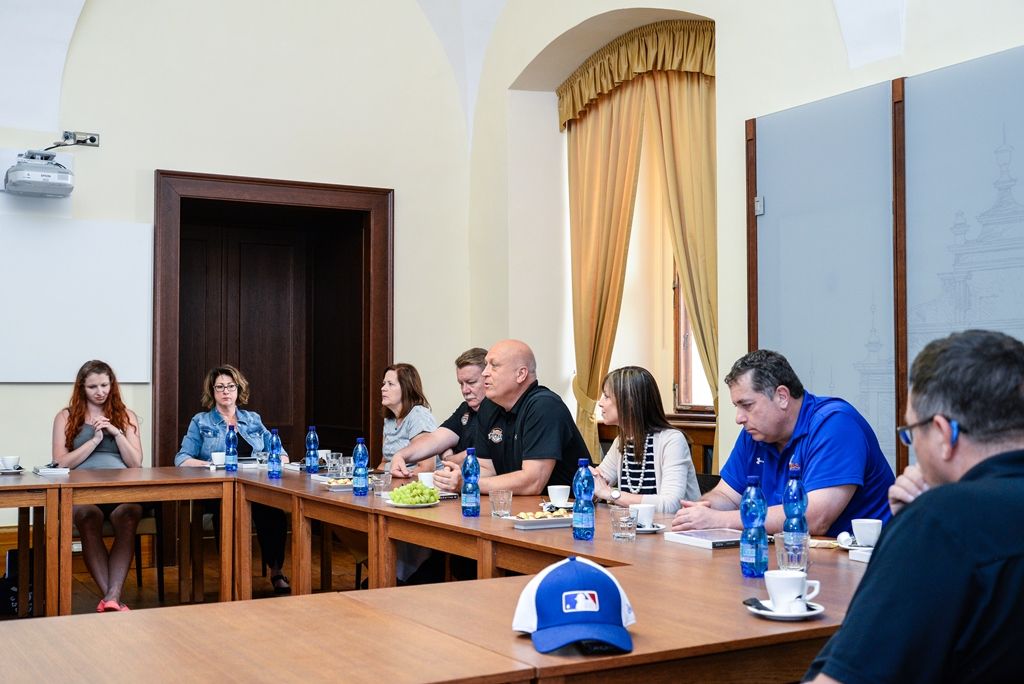 Do Plzně zavítal slavný baseballista Cal Ripken (foto: M. Pecuch, 22.4.2018)