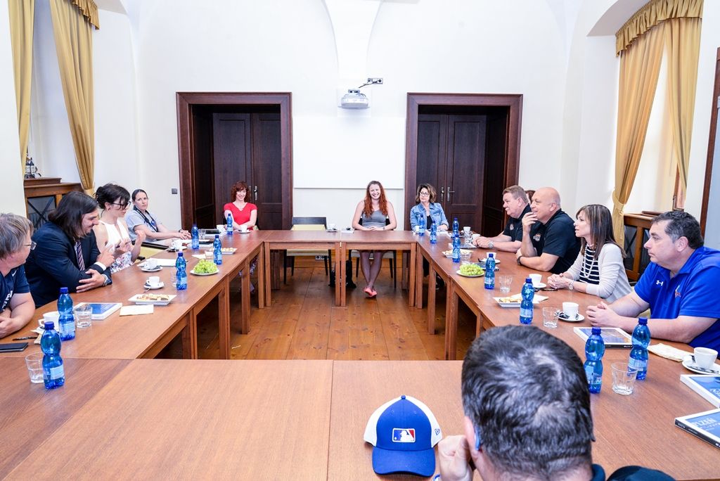 Do Plzně zavítal slavný baseballista Cal Ripken (foto: M. Pecuch, 22.4.2018)