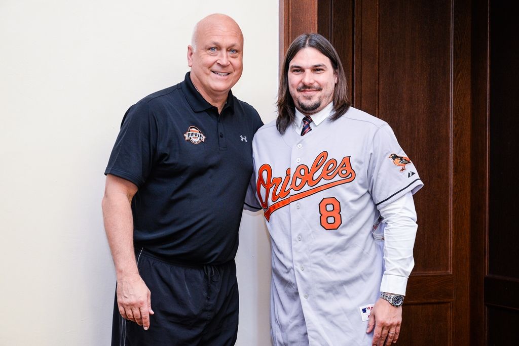 Do Plzně zavítal slavný baseballista Cal Ripken (foto: M. Pecuch, 22.4.2018)