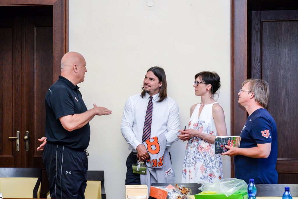 Do Plzně zavítal slavný baseballista Cal Ripken (foto: M. Pecuch, 22.4.2018)