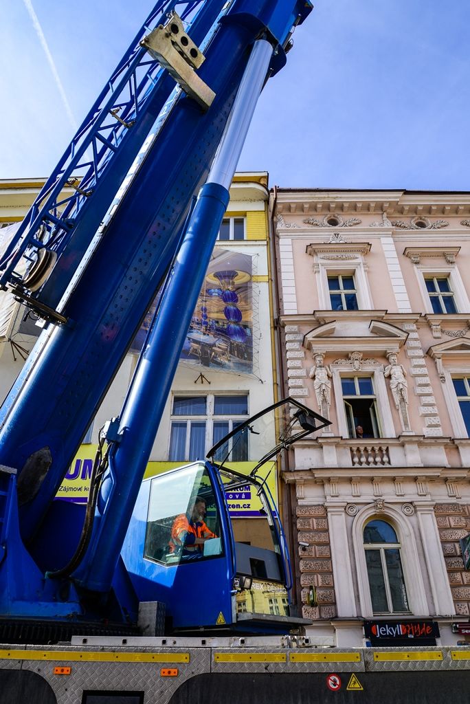 Pylony památníku Díky, Ameriko! jsou osazeny (foto: M. Pecuch, 25.4.2018)