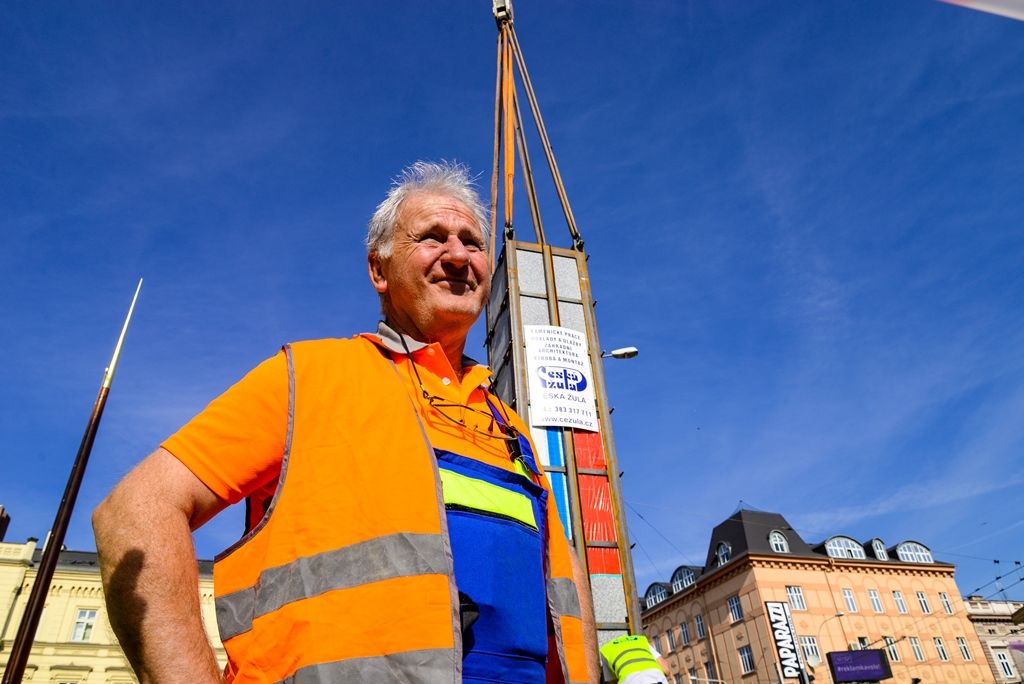 Pylony památníku Díky, Ameriko! jsou osazeny (foto: M. Pecuch, 25.4.2018)