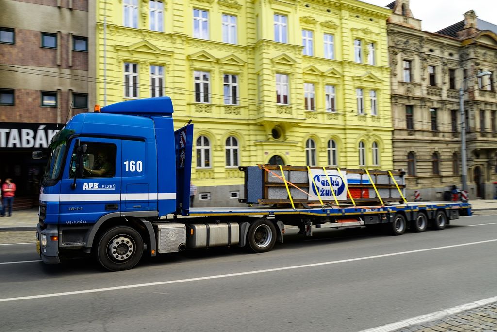 Pylony památníku Díky, Ameriko! jsou osazeny (foto: M. Pecuch, 25.4.2018)