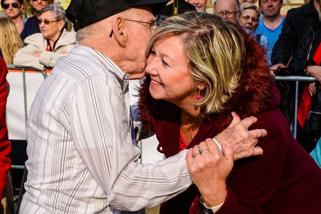 Slavnosti svobody 2018 - Plzeň odhalila za účasti veteránů obnovené pylony památníku Díky, Ameriko! (foto: M. Pecuch, 3.5.2018)