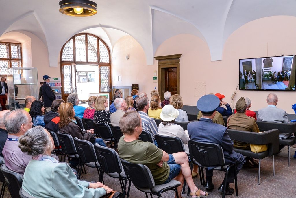 Slavnosti svobody 2018 - Přijetí velvyslanců USA a Belgie, pietní akt na plzeňské radnici (foto: M. Pecuch, 6.5.2018)