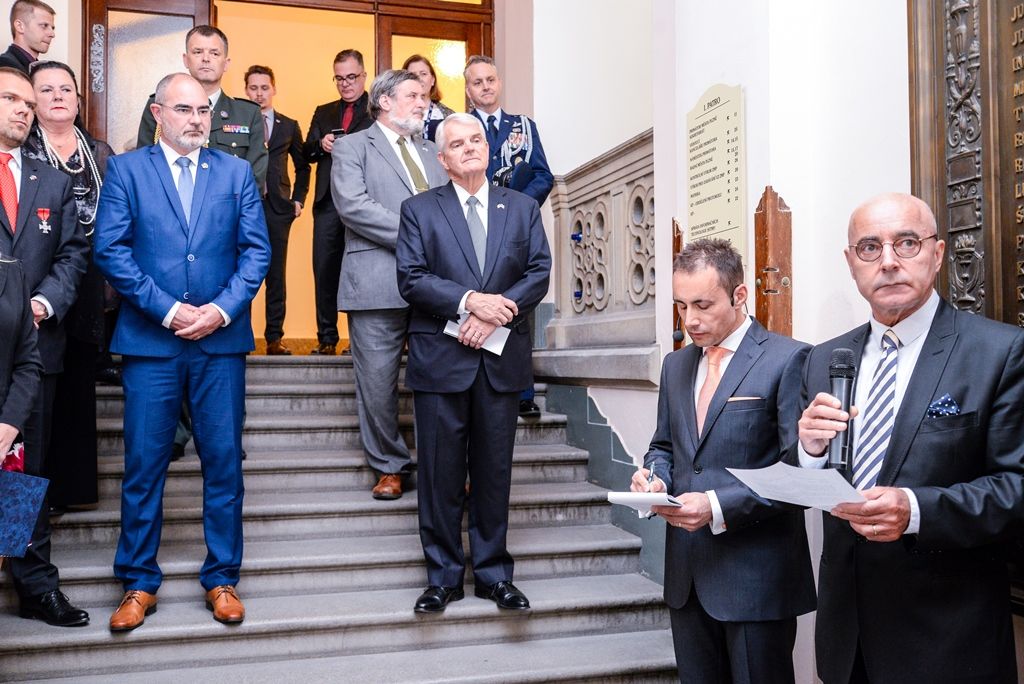 Slavnosti svobody 2018 - Přijetí velvyslanců USA a Belgie, pietní akt na plzeňské radnici (foto: M. Pecuch, 6.5.2018)