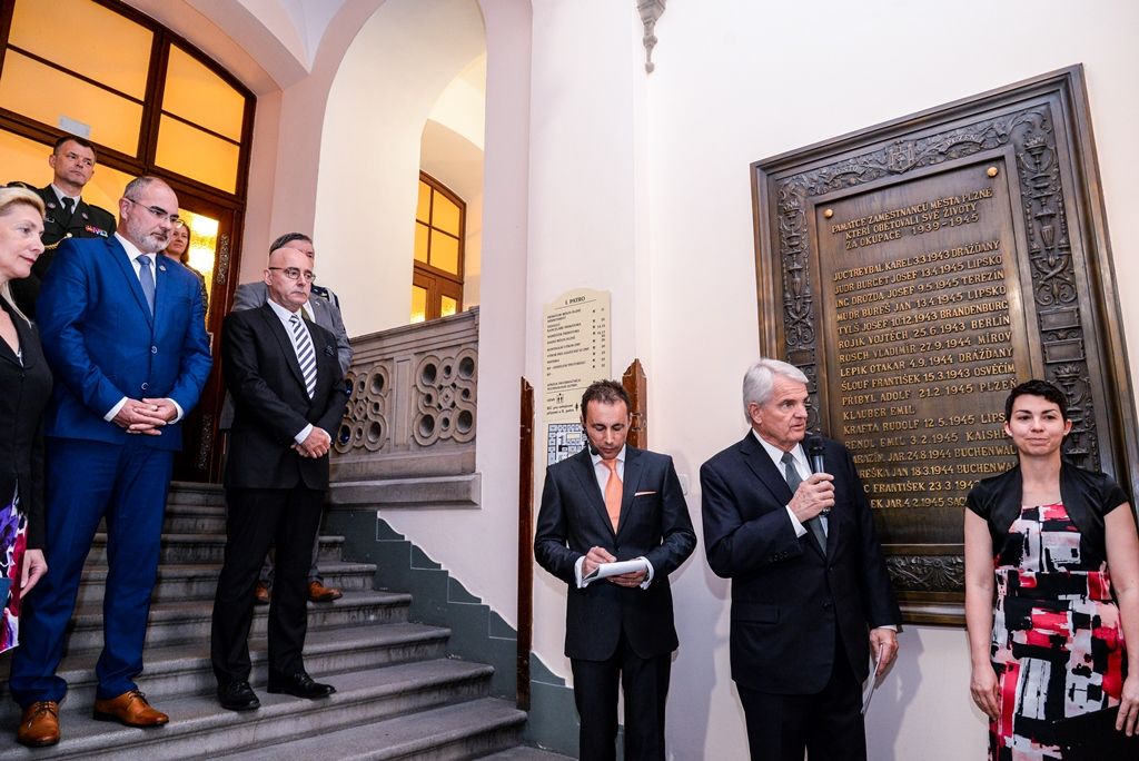 Slavnosti svobody 2018 - Přijetí velvyslanců USA a Belgie, pietní akt na plzeňské radnici (foto: M. Pecuch, 6.5.2018)