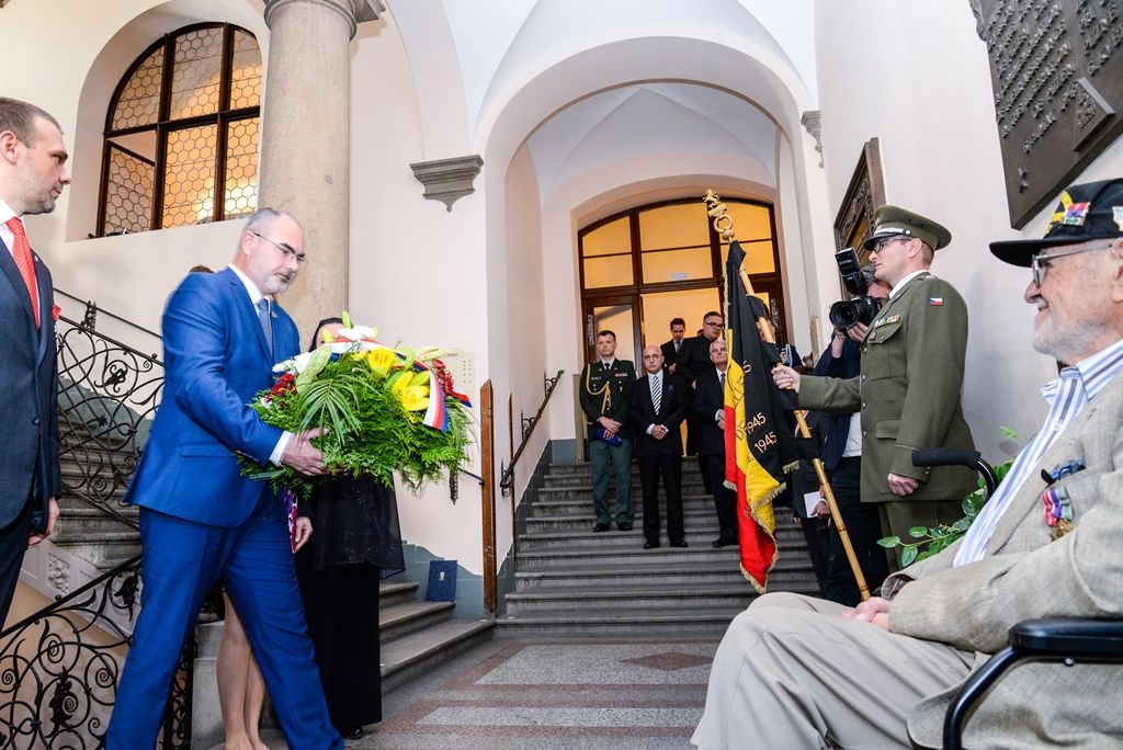 Slavnosti svobody 2018 - Přijetí velvyslanců USA a Belgie, pietní akt na plzeňské radnici (foto: M. Pecuch, 6.5.2018)