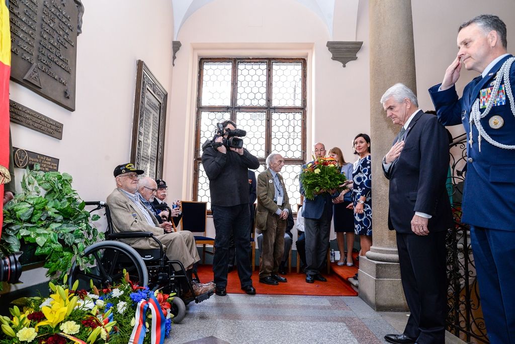 Slavnosti svobody 2018 - Přijetí velvyslanců USA a Belgie, pietní akt na plzeňské radnici (foto: M. Pecuch, 6.5.2018)