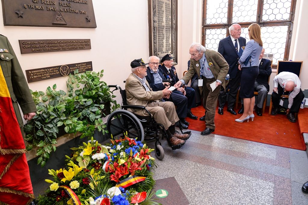 Slavnosti svobody 2018 - Přijetí velvyslanců USA a Belgie, pietní akt na plzeňské radnici (foto: M. Pecuch, 6.5.2018)