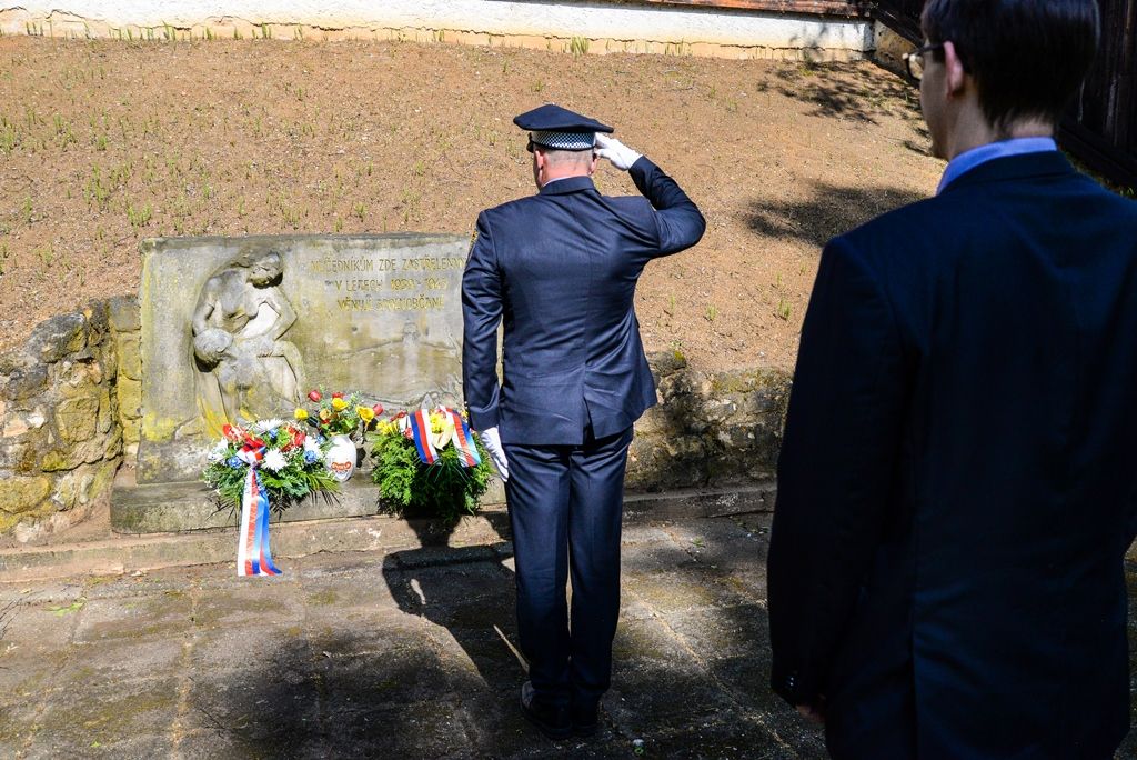 Slavnosti svobody 2018 - Pietní akty v ulici Hřbitovní a na střelnici Lobzy (foto: M. Pecuch, 9.5.2018)