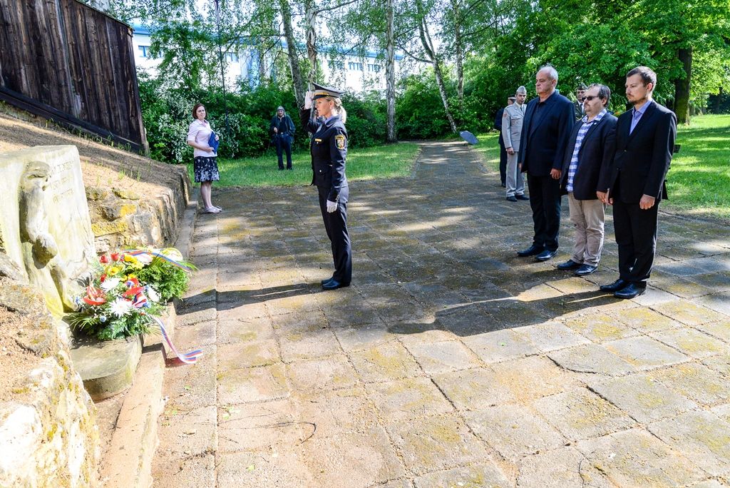 Slavnosti svobody 2018 - Pietní akty v ulici Hřbitovní a na střelnici Lobzy (foto: M. Pecuch, 9.5.2018)