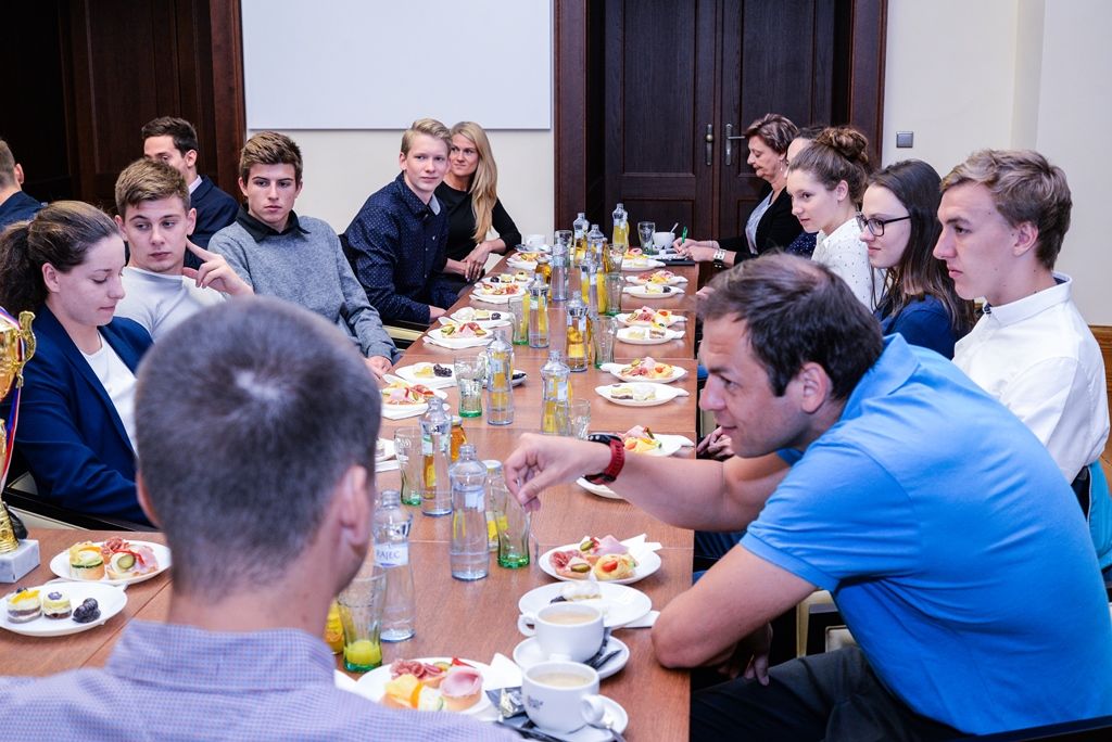 Primátor přijal úspěšné plavkyně a plavce (foto: M. Pecuch, 17.5.2018)