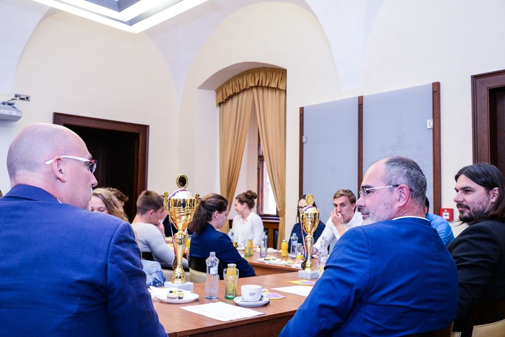 Primátor přijal úspěšné plavkyně a plavce (foto: M. Pecuch, 17.5.2018)