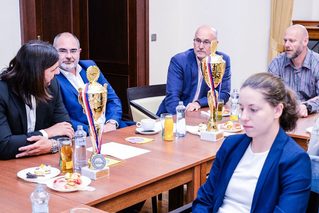 Primátor přijal úspěšné plavkyně a plavce (foto: M. Pecuch, 17.5.2018)
