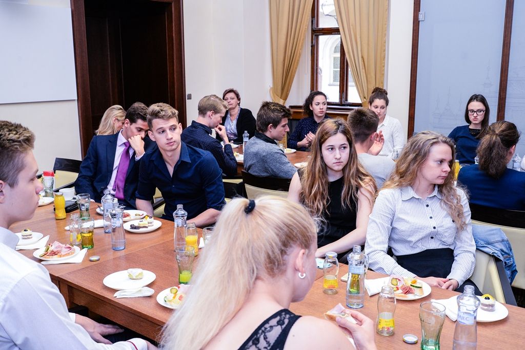 Primátor přijal úspěšné plavkyně a plavce (foto: M. Pecuch, 17.5.2018)