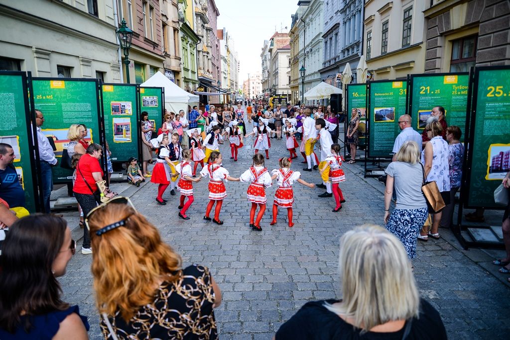 Plzeň netradičně představuje své základní školy