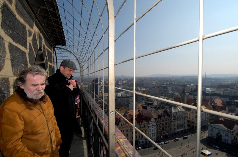 Pohled na Plzeň z věže katedrály sv. Bartoloměje (9. 3. 2011)