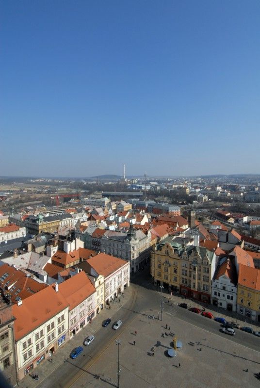 Pohled na Plzeň z věže katedrály sv. Bartoloměje (9. 3. 2011)