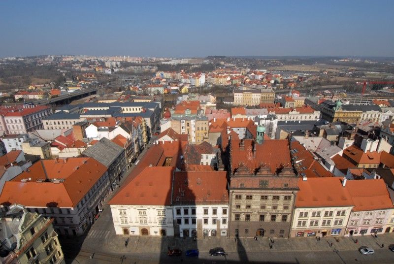 Pohled na Plzeň z věže katedrály sv. Bartoloměje (9. 3. 2011)