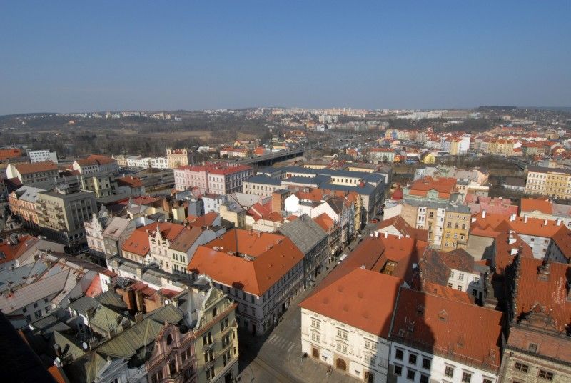 Pohled na Plzeň z věže katedrály sv. Bartoloměje (9. 3. 2011)
