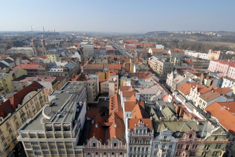 Pohled na Plzeň z věže katedrály sv. Bartoloměje (9. 3. 2011)