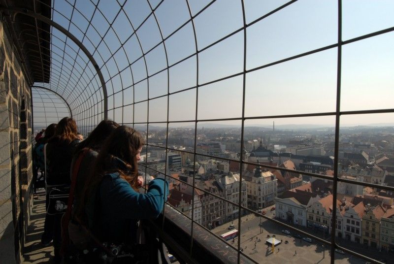 Pohled na Plzeň z věže katedrály sv. Bartoloměje (9. 3. 2011)