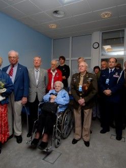 Předání daru velvyslance USA primátorovi města Plzně