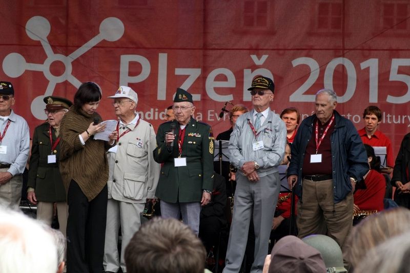 Plzeň navštívily v roce 2010 téměř tři desítky amerických válečných veteránů a sedm belgických. Nechyběl mezi nimi Eric Petersen, Earl Ingram, George Thompson nebo syn generála Nobleho Charles Noble. Jednou z hlavních osobností oslav 65. výročí osvobození byl vnuk generála Pattona, George Patton Watters.