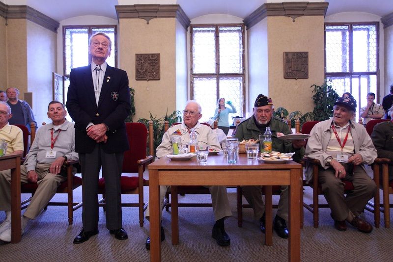 Plzeň navštívily v roce 2010 téměř tři desítky amerických válečných veteránů a sedm belgických. Nechyběl mezi nimi Eric Petersen, Earl Ingram, George Thompson nebo syn generála Nobleho Charles Noble. Jednou z hlavních osobností oslav 65. výročí osvobození byl vnuk generála Pattona, George Patton Watters.