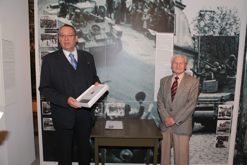 Patton Memorial Pilsen nabídlo návštěvníkům Slavností svobody 2010 vedle stálé expozice památníku americké také doprovodný program, výstavu „Plzeň tančí boogie-woogie“ a výstavu partnerských muzeí „Národní vojensko-historické muzeum Diekirch“ a General Patton Memorial Museum Ettelbruck. Nedílnou součástí letošních oslav byla tradiční prodejní akce sběratelů historického vojenství „Militaria burza“ ve Velkém sále KD Peklo.